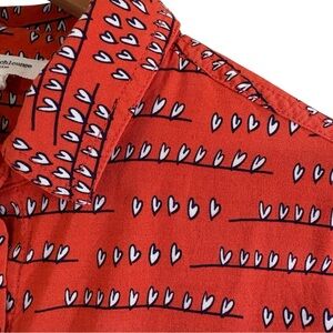 Beach Lunch Lounge hearts on wire 100%rayon button down shirt. Women’s Med. EUC!